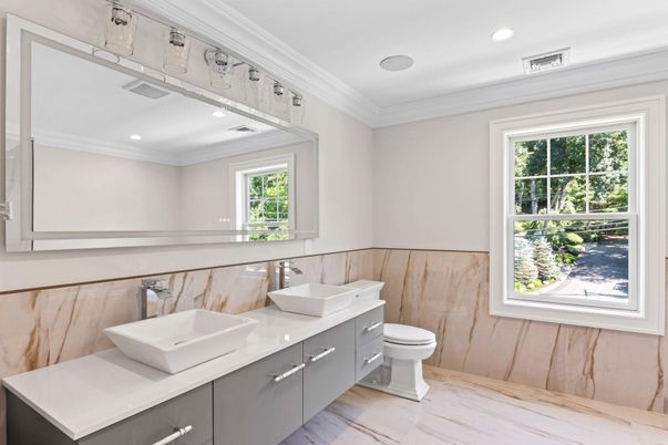 Bathroom, Dual Sink Vanities, Interior, Recessed Lighting