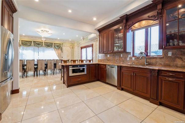 Dining room, Interior, Kitchen, Recessed Lighting, Stainless Steel Appliances