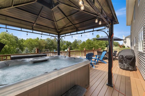 Exterior, Hot Tub