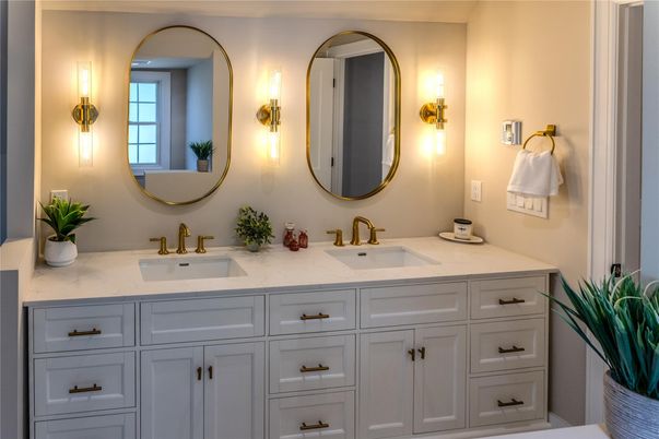 Bathroom, Dual Sink Vanities, Interior