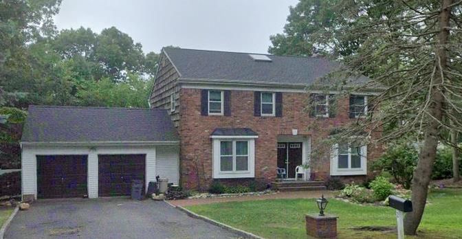 Attached, Exterior, Facade, Brick Facade, Georgian