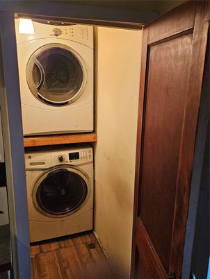 Interior, Utility Closets, Washer, Wood Texture Flooring