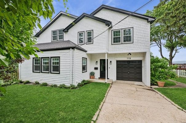 Attached, Exterior, Facade, Farmhouse