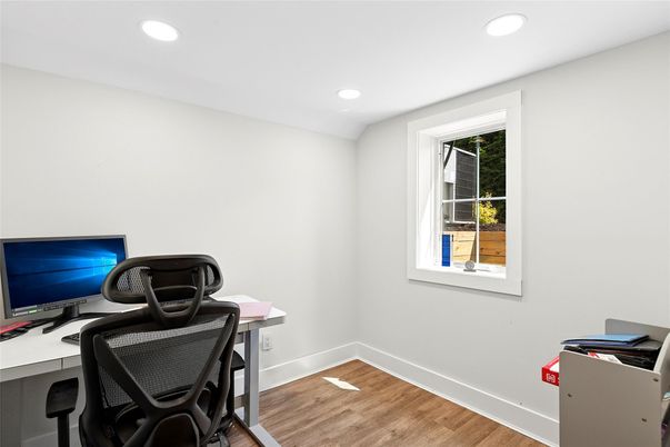 Home Office, Interior, Recessed Lighting, Wood Texture Flooring
