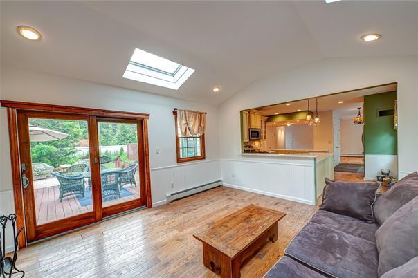 Interior, Living room, Pendant Lights, Recessed Lighting, Wood Texture Flooring