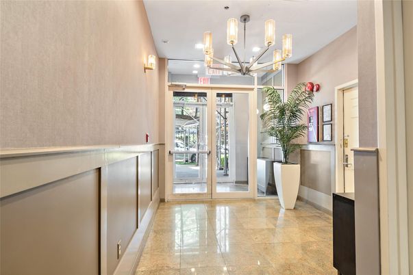 Chandelier, Elevator, Interior, Recessed Lighting