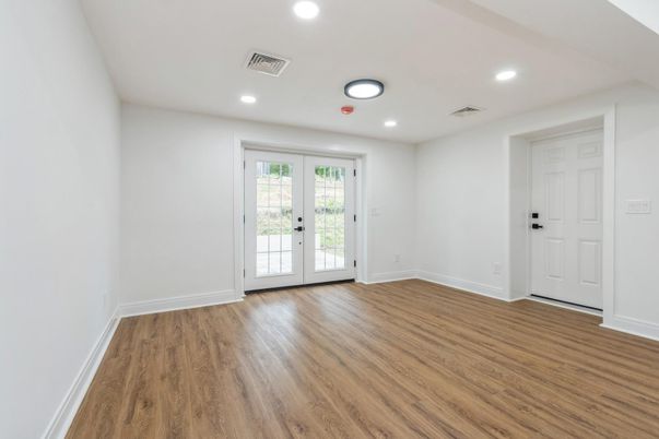 Empty room, Interior, Recessed Lighting, Wood Texture Flooring