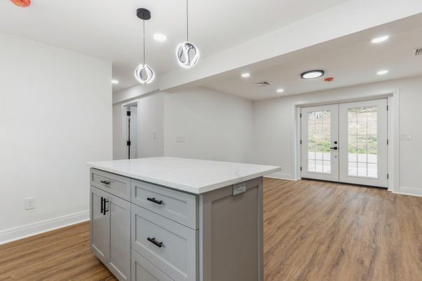 Interior, Pendant Lights, Recessed Lighting, Wood Texture Flooring