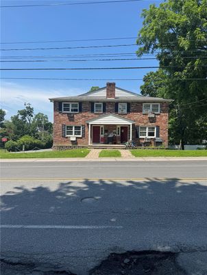 Exterior, Facade, Brick Facade, Georgian