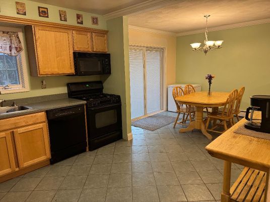 Chandelier, Dining room, Interior, Kitchen