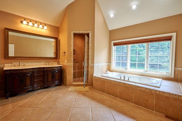 Bathroom, Dual Sink Vanities, Interior, Recessed Lighting