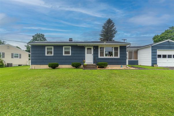 Backyard, Exterior, Facade, Ranch
