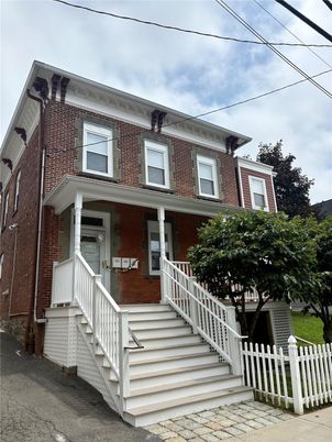 Exterior, Facade, Brick Facade, American Foursquare