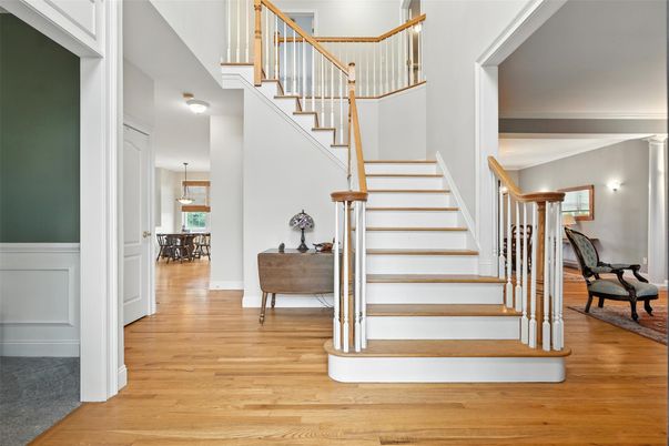 Interior, Pendant Lights, Wood Texture Flooring