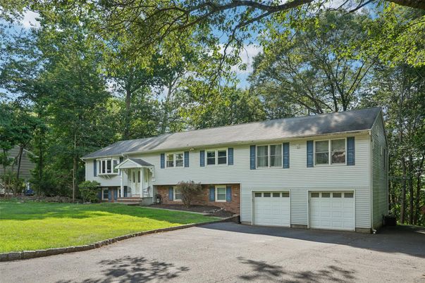 Attached, Exterior, Facade, Raised Ranch