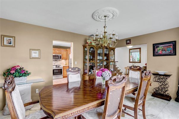 Chandelier, Dining room, Interior, Kitchen, Marble