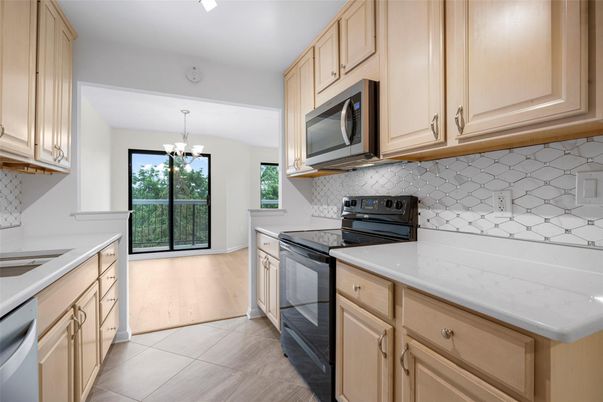 Chandelier, Interior, Kitchen, Wood Texture Flooring