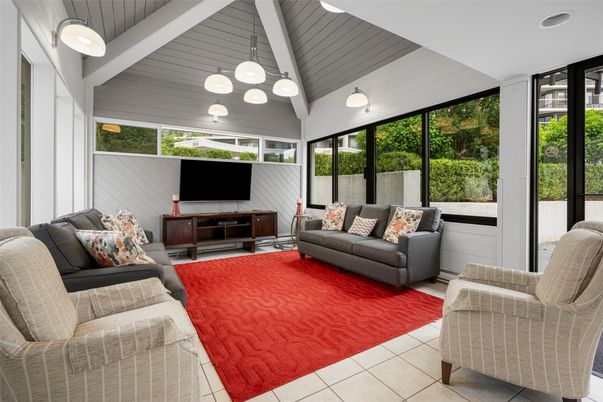 Interior, Living room, Pendant Lights