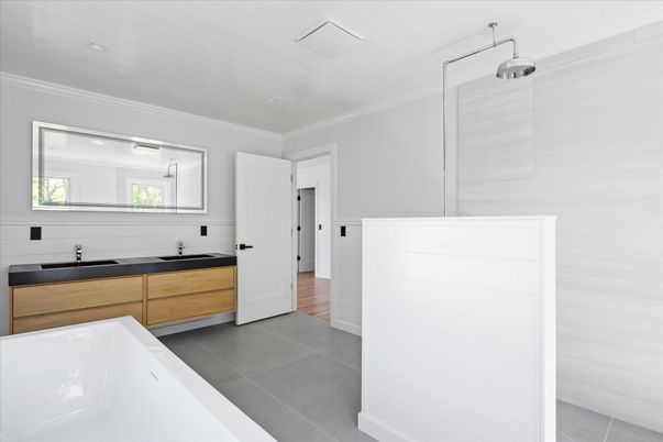 Bathroom, Dual Sink Vanities, Interior