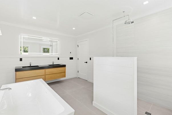 Bathroom, Dual Sink Vanities, Interior, Recessed Lighting