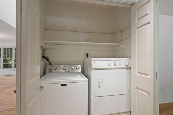 Interior, Utility Closets, Washer, Wood Texture Flooring