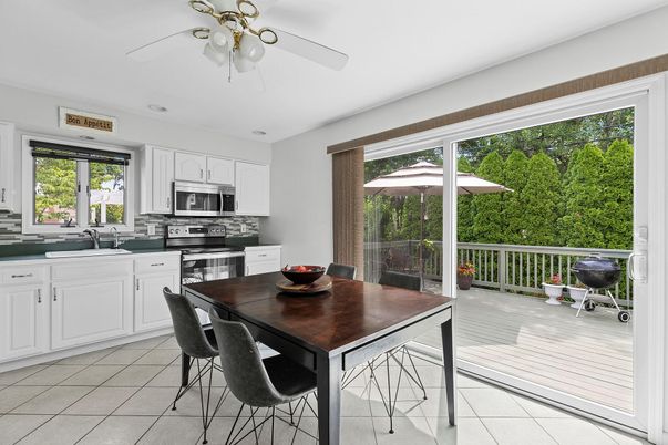 Dining room, Interior, Kitchen, Stainless Steel Appliances