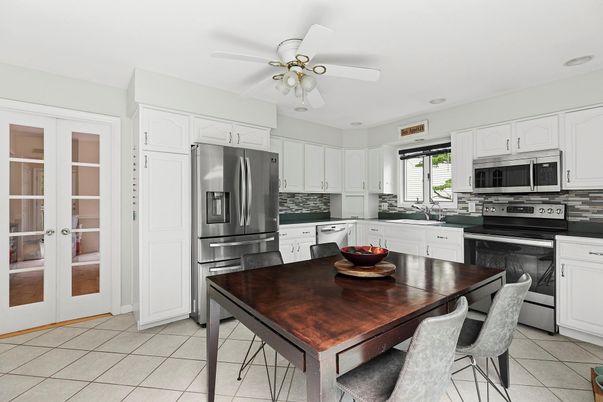 Dining room, Interior, Kitchen, Recessed Lighting, Stainless Steel Appliances