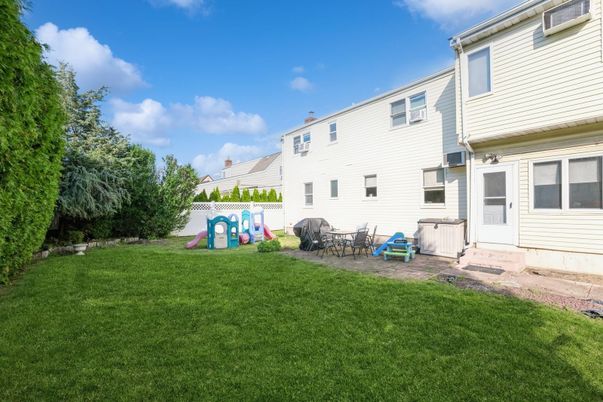 Backyard, Exterior, Playground