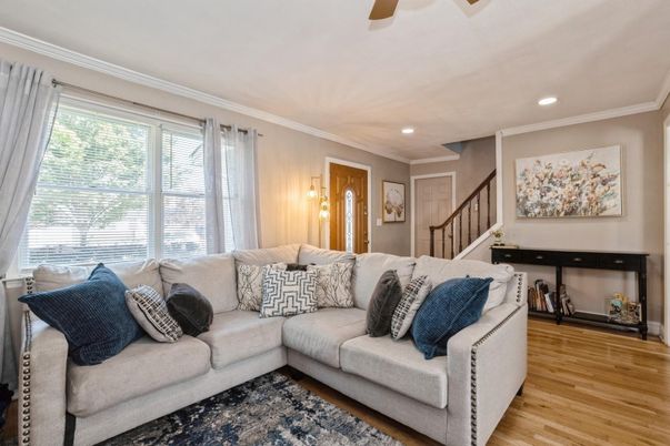 Interior, Living room, Recessed Lighting, Wood Texture Flooring
