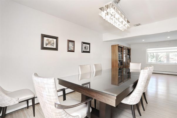 Chandelier, Dining room, Interior, Recessed Lighting, Wood Texture Flooring