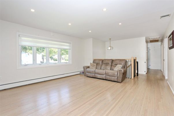 Interior, Pendant Lights, Recessed Lighting, Wood Texture Flooring