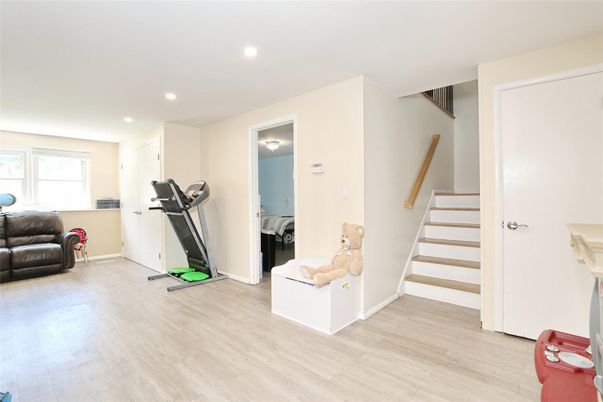 Fitness Equipment, Interior, Recessed Lighting, Wood Texture Flooring