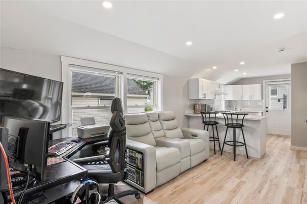 Home Office, Interior, Kitchen, Recessed Lighting, Wood Texture Flooring