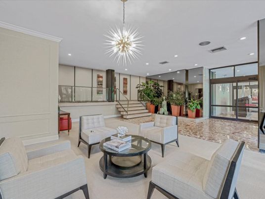 Interior, Living room, Pendant Lights, Recessed Lighting