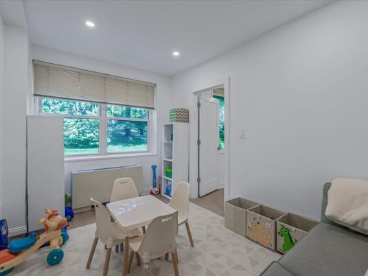 Dining room, Interior, Recessed Lighting