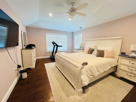 Bedroom, Fitness Equipment, Interior, Recessed Lighting, Wood Texture Flooring