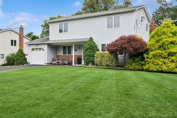 Attached, Backyard, Exterior, Facade, Split Level