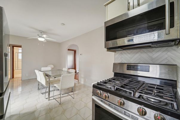 Dining room, Interior, Kitchen, Stainless Steel Appliances