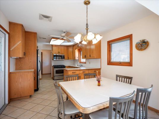Chandelier, Dining room, Interior, Kitchen, Pendant Lights, Stainless Steel Appliances