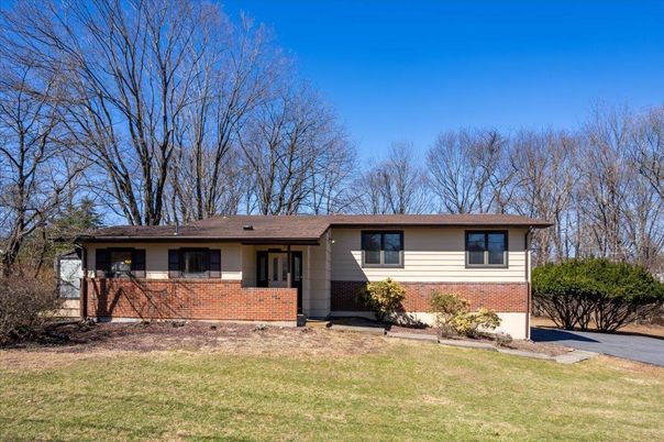 Attached, Exterior, Facade, Brick Facade, Ranch