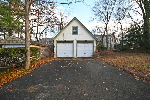 Detached Garage, Exterior
