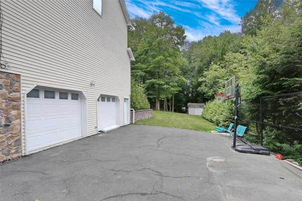 Detached Garage, Exterior