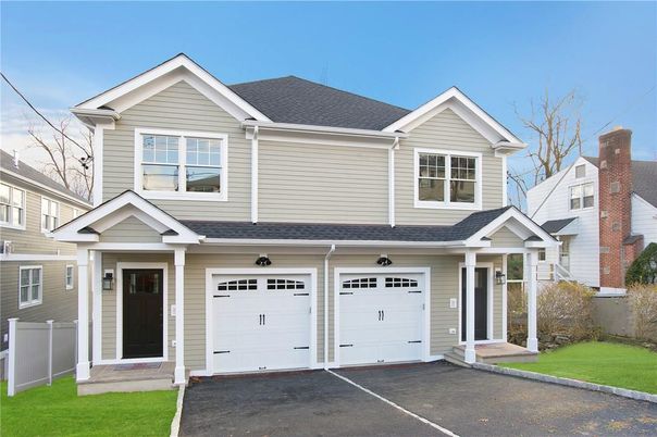 Attached, Exterior, Facade, American Craftsman