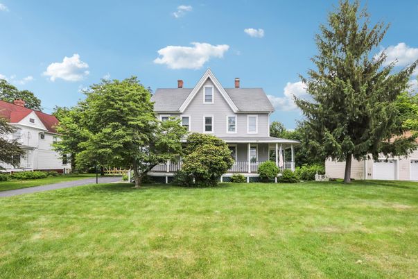 Attached, Backyard, Exterior, Facade, Queen Anne Victorian