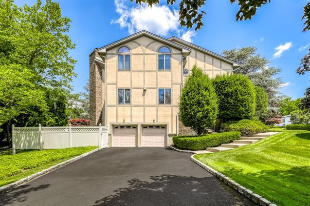Attached, Exterior, Facade, Tudor Revival
