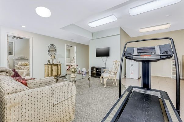 Fitness Equipment, Interior, Living room, Recessed Lighting
