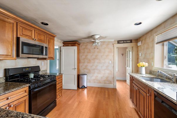 Interior, Kitchen, Recessed Lighting, Wood Texture Flooring