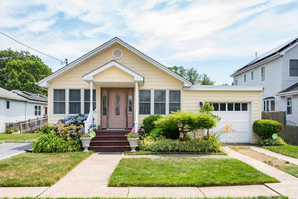 Attached, Exterior, Facade, Solar Panels, Queen Anne Victorian