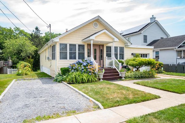 Exterior, Facade, Solar Panels, Queen Anne Victorian