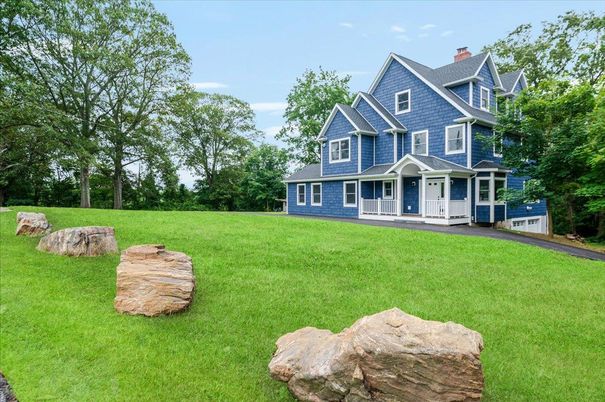 Backyard, Exterior, Facade, Queen Anne Victorian